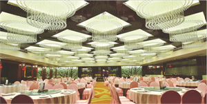 【酒店宴會(huì)廳】優(yōu)質(zhì)水晶材質(zhì)不銹鋼底盤水晶燈SSDZ058625